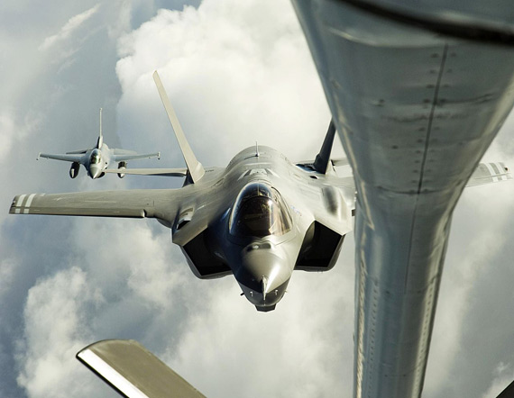 F-35Cr׃Î׺cF-22ACr