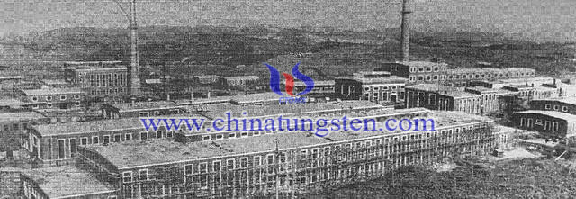 1955年3月,開工建設(shè)中的廠房