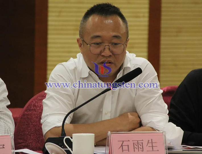 崇義章源鎢業股份有限公司副總經理石雨生(代表黃澤蘭主席)