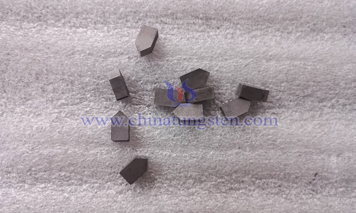 中鎢在線硬質合金刀具圖片